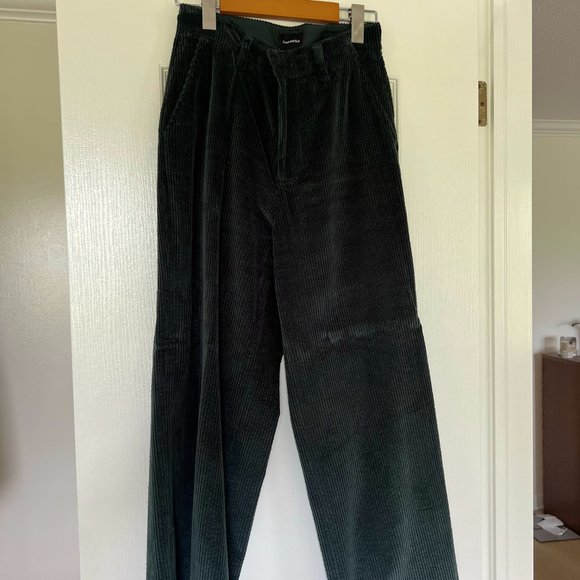 LIKE-NEW Frank & Oak Wide Leg Corduroy Pants - High Rise Crop, Dark Green Size 4 - Picture 2 of 3